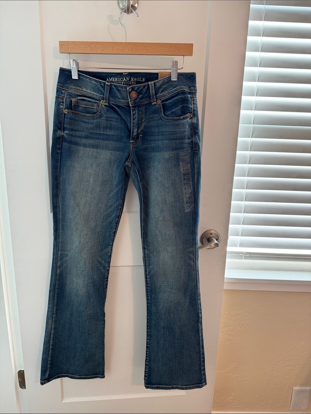 American Eagle Outfitters Women's Medium Wash Bootcut Jeans Boho Coastal Country